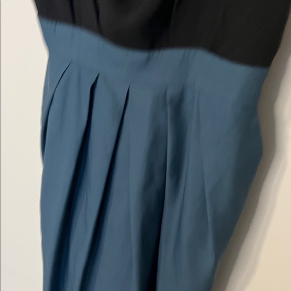 Black & Teal Two-Tone Spaghetti Strap Dress with pockets lightweight flowy pleat - Picture 4 of 13
